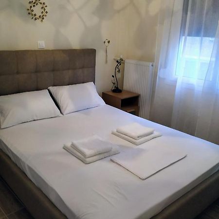 Kynosargous Square'S Apartment Athena Bagian luar foto
