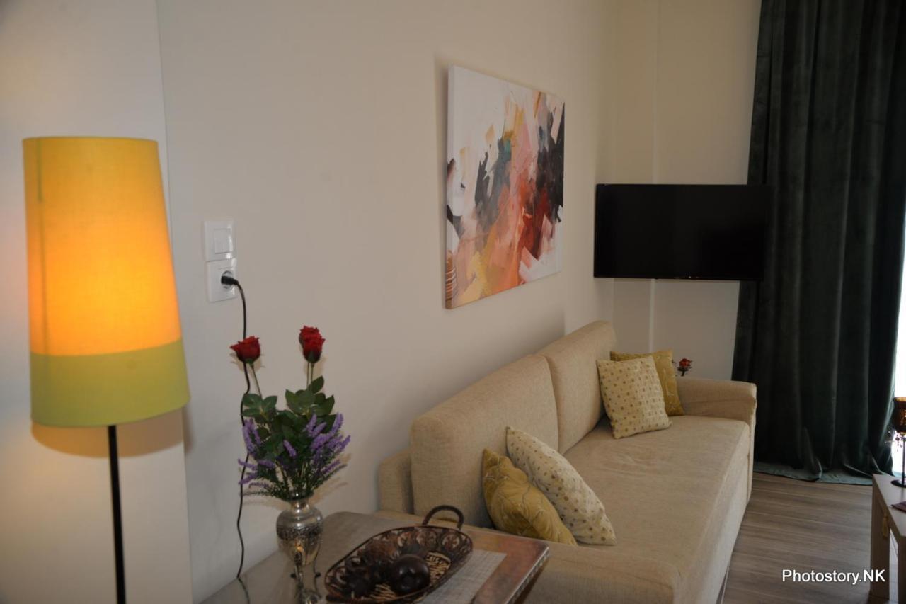 Kynosargous Square'S Apartment Athena Bagian luar foto
