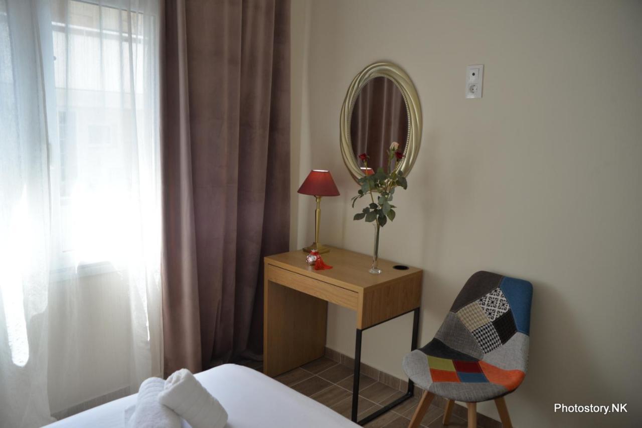 Kynosargous Square'S Apartment Athena Bagian luar foto