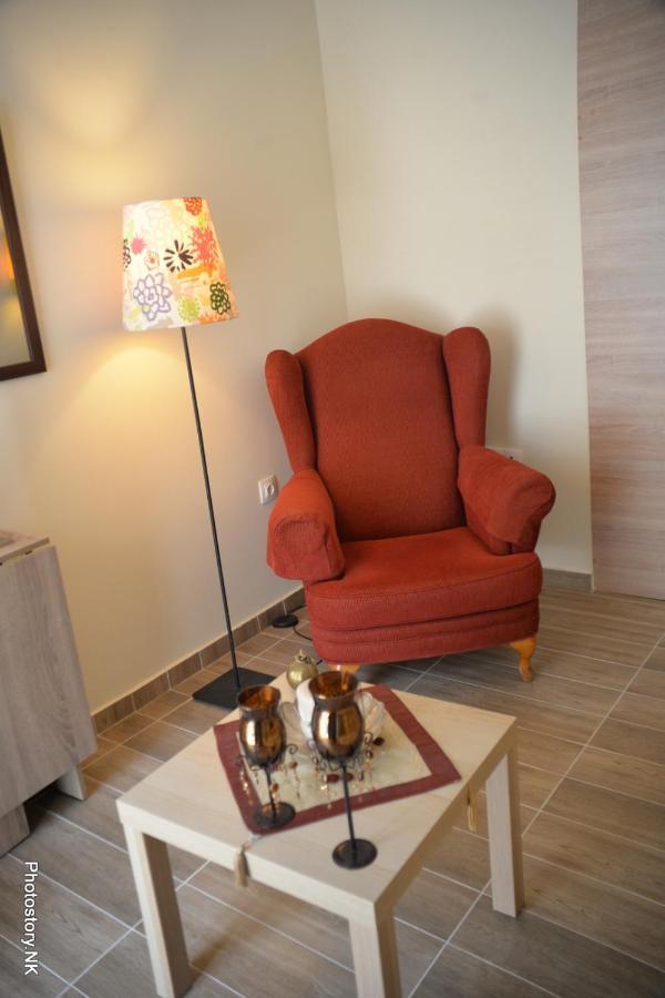 Kynosargous Square'S Apartment Athena Bagian luar foto